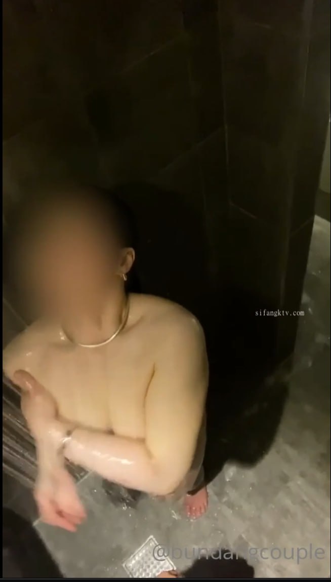 天堂资源官网在线资源纤细美腿一线天鲍鱼，龟头都不好放进去【完整版38分钟已上传简介】